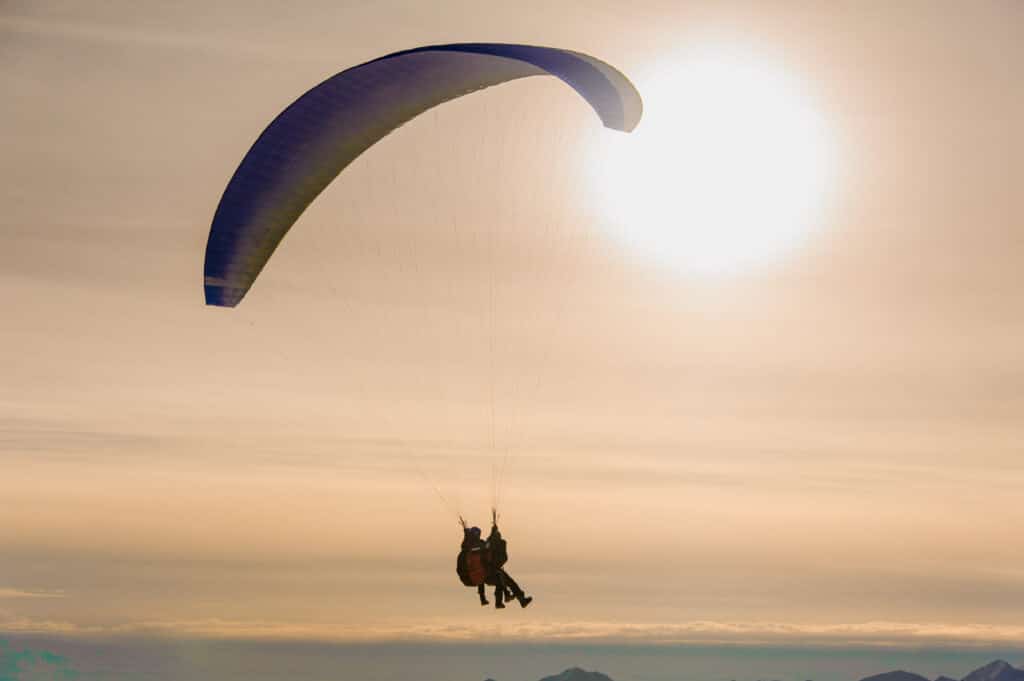 Volar en parapente a alturas permitidas