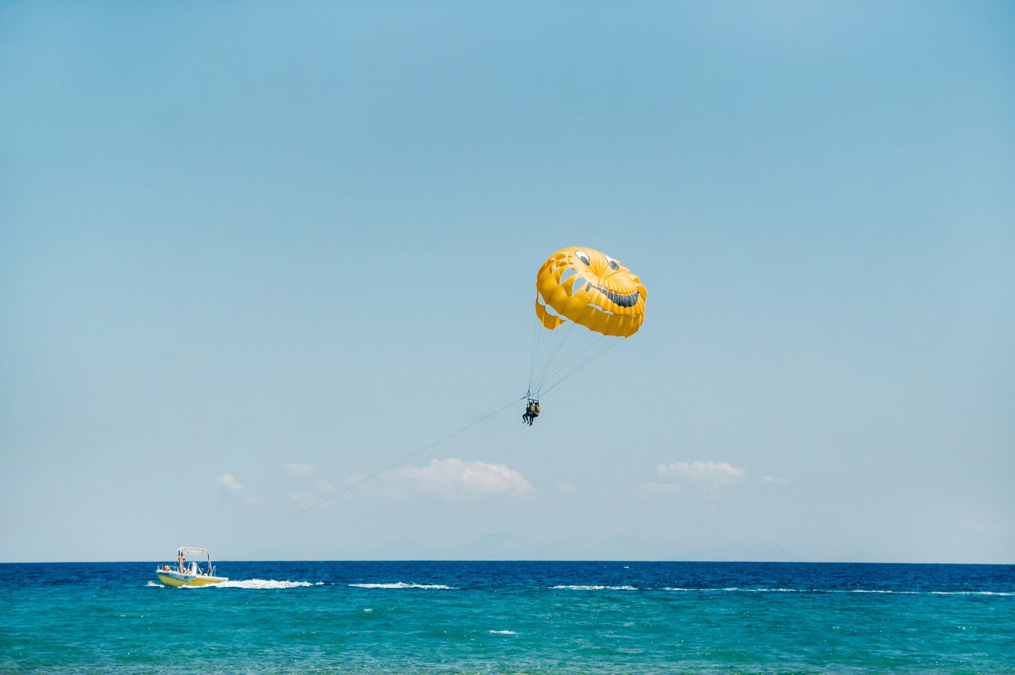 Parasailing vs paragliding